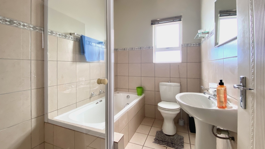 3 Bedroom Property for Sale in Golden Mile Western Cape